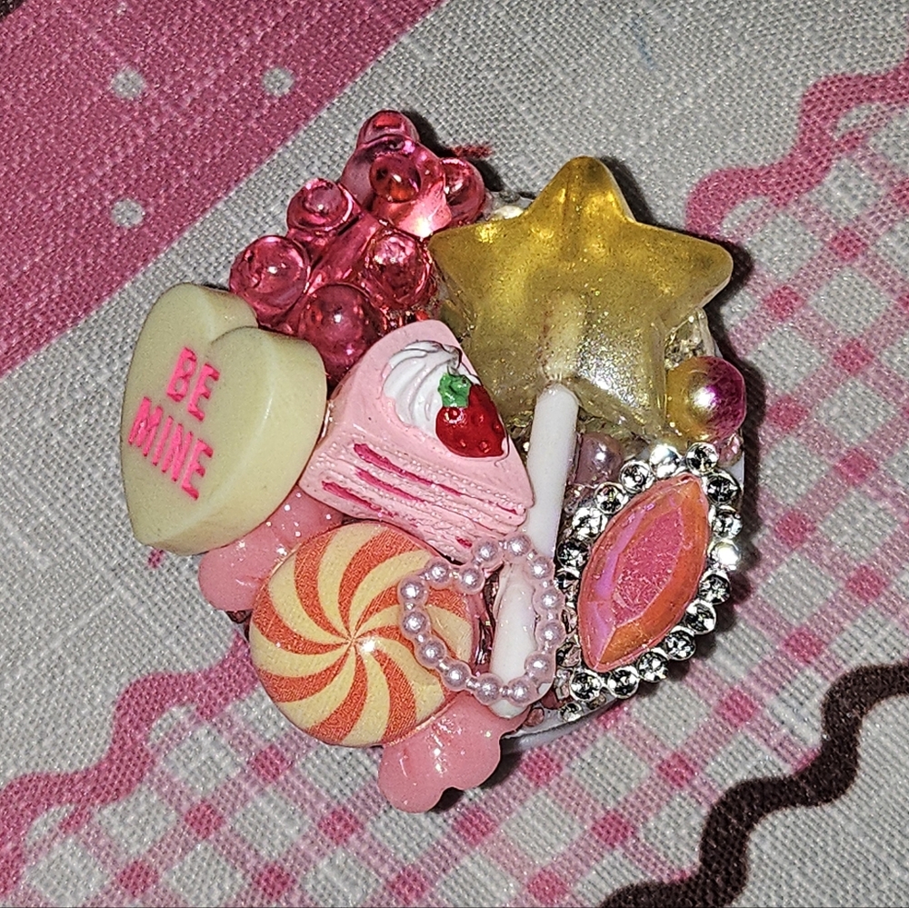 Candy Phone Grip Accessory - Picture 3 of 4